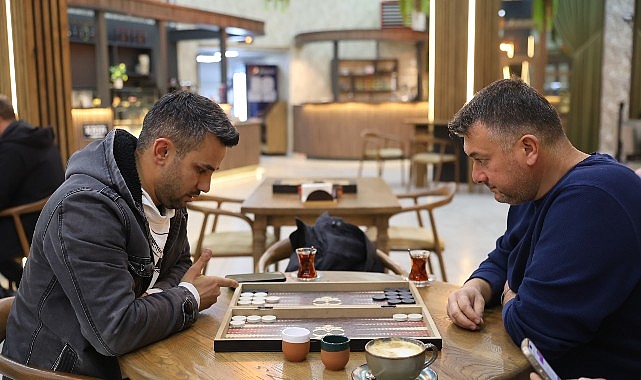 Nevşehir Belediyesi tarafından 2. gerçekleştirilen Tavla Turnuvası rekabet ve heyecan