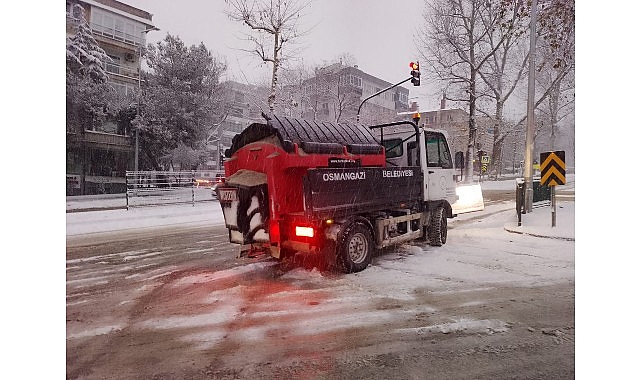 Yeni yılın ilk saatlerinden itibaren vatandaşların rahat ulaşımı adına etkin