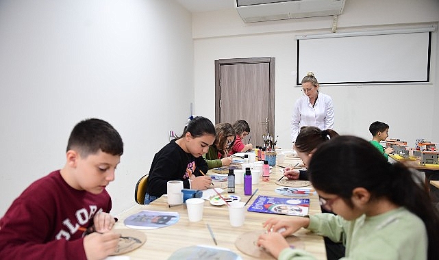 Osmangazi Belediyesi’nin “Oku-Çiz Gönder Ben Maker ile Tasarlayalım” atölyesinde okudukları