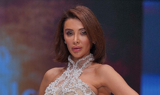 İzmirli ünlü modacı Ayla Ölçer, moda dünyasında iz bırakan tasarım