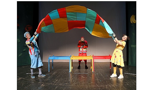 İstanbul Büyükşehir Belediyesi Şehir Tiyatroları, sömestir tatilindeki çocuklar için perdelerini