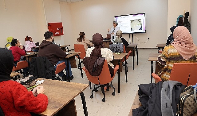 Kocaeli Büyükşehir Belediyesi’nin yeni eğitim projelerinden biri olan Tarım Akademisi,
