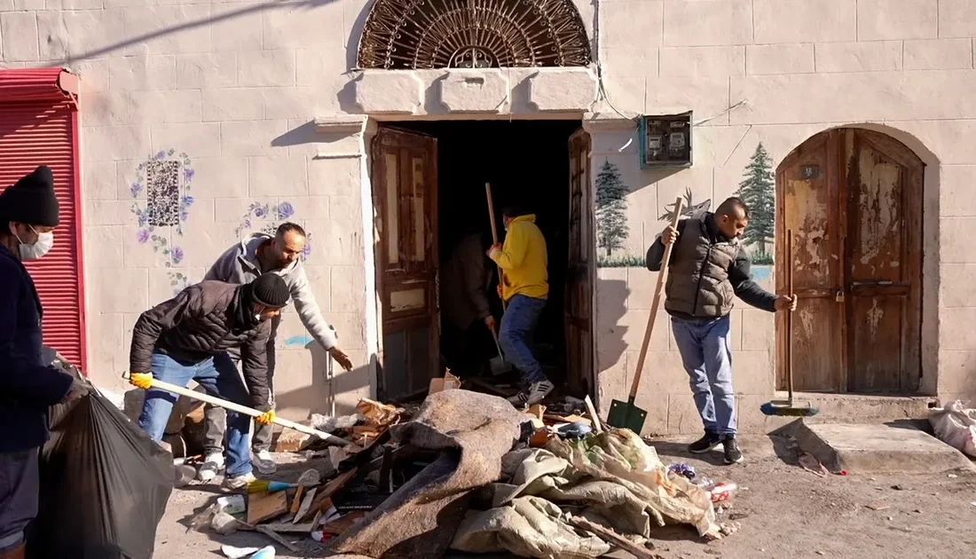 Tarsus Belediyesi Zabıta Müdürlüğü ile Temizlik İşleri Müdürlüğü ekiplerinin koordineli