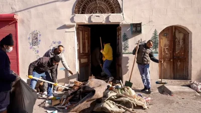 Tarsus Belediyesi Zabıta Müdürlüğü ile Temizlik İşleri Müdürlüğü ekiplerinin koordineli