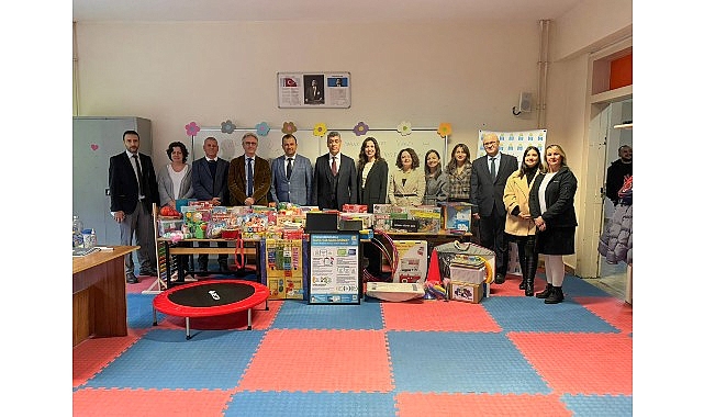 Tohum Otizm Vakfı’nın Milli Eğitim Bakanlığı iş birliğiyle yürüttüğü “Her Sınıf