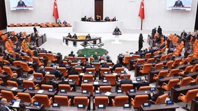 TBMM Genel Kurulu’nda, trafik cezalarının artırılmasını da kapsayan Karayolları Trafik