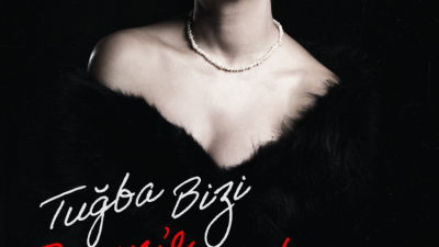 İstanbul’da Tuğba Yurt’un seslendirdiği “Zamansız Sezen Aksu Şarkıları” konser serisi