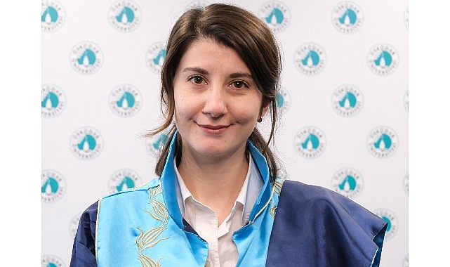 Aile ve Sosyal Hizmetler Bakanı Mahinur Özdemir Göktaş, 15 yaş