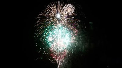 Pasifik Okyanusu’ndaki Kiribati, 2026 yılına giren dünyadaki ilk yer oldu.