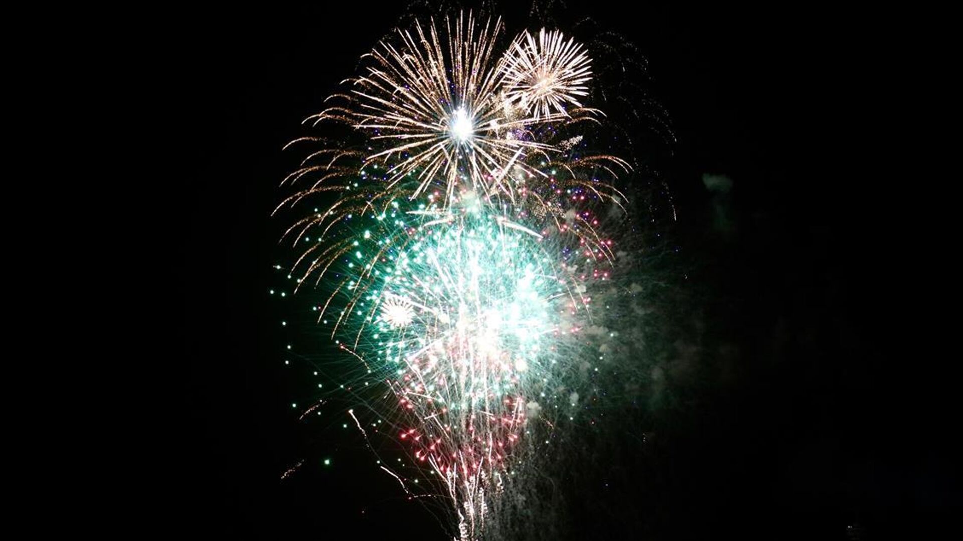 Pasifik Okyanusu’ndaki Kiribati, 2026 yılına giren dünyadaki ilk yer oldu.