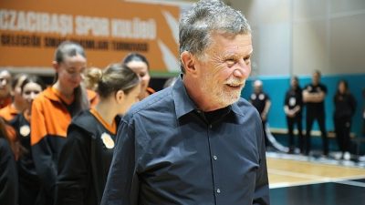 Eczacıbaşı Spor Kulübü bünyesinde ilk kez düzenlenen Eczacıbaşı Geleceğe Smaç