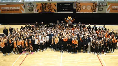 Eczacıbaşı Spor Kulübü Geleceğe Smaç Takımları Turnuvası sonunda voleybolun geleceği