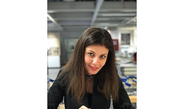 Teknolojinin gelişmesiyle yabancı dilde çeviri yapmak daha kolay hale geliyor.