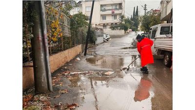 Meteorolojik uyarıların ardından Mersin genelinde etkili olan şiddetli yağışlara karşı