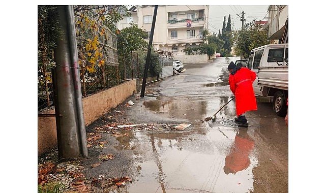 Meteorolojik uyarıların ardından Mersin genelinde etkili olan şiddetli yağışlara karşı