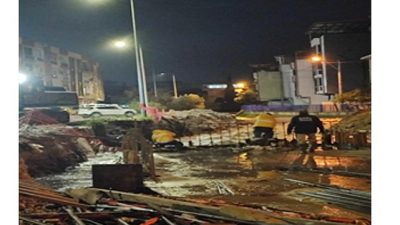 İzmir’de akşam saatlerinde etkisini artıran sağanak ve fırtına, kent genelinde