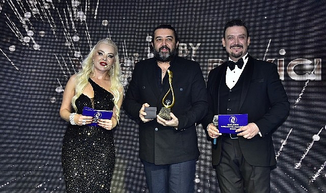 Dream Türk ekranlarının 164 haftadır ilgiyle izlenen müzik-magazin programı 50Fifty,