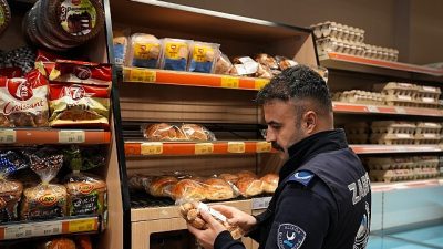 Aliağa Belediyesi Zabıta Müdürlüğü, Ramazan ayı öncesinde denetimlerini yoğunlaştırdı. Vatandaşların