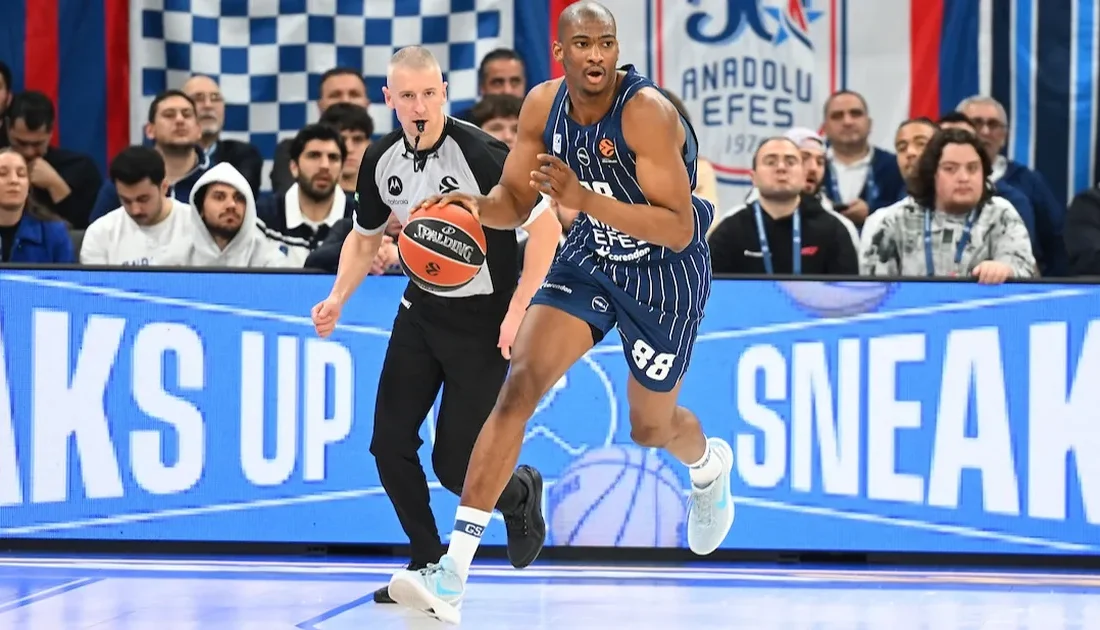 Evinde çıktığı son karşılaşmadan galibiyetle ayrılan Anadolu Efes, EuroLeague’in 27.