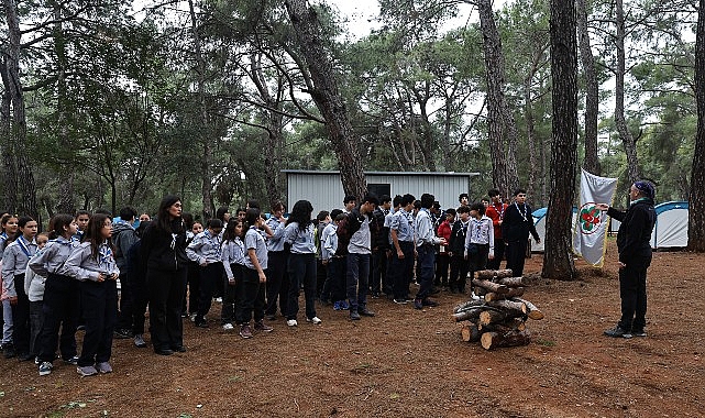 Antalya Büyükşehir Belediyesi’nin izcilik çalışmaları kapsamında farklı dönemlerden izciler, Gençlik