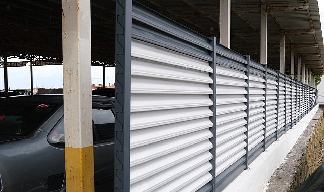 Ayvalık Belediye Başkanı Mesut Ergin, Armutçuk Pazar Yeri’nde özellikle kış