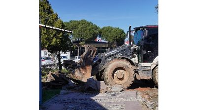 Ayvalık Belediyesi, Ayvalık Deniz Hudut Kapısı önünde başlatılan çalışmalarla bölgeye