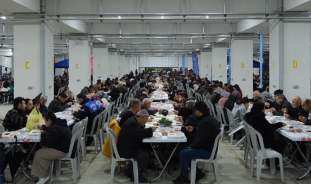 Aydın Büyükşehir Belediyesi tarafından düzenlenen iftar programları, Ramazan ayının bereketini