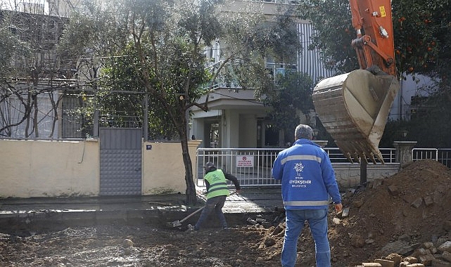 Aydın Büyükşehir Belediyesi, kent genelinde eş zamanlı olarak sürdürülen yol