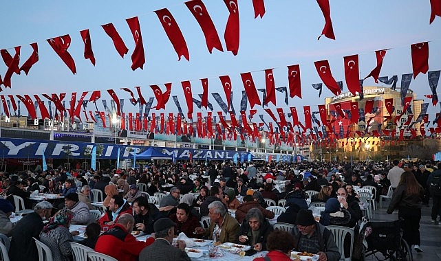 Her yıl olduğu gibi bu yıl da vatandaşları iftar sofralarında