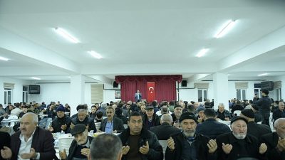 Kahramankazan Belediye Başkanı Selim Çırpanoğlu, İmrendi Mahallesi’nde düzenlenen iftar programına