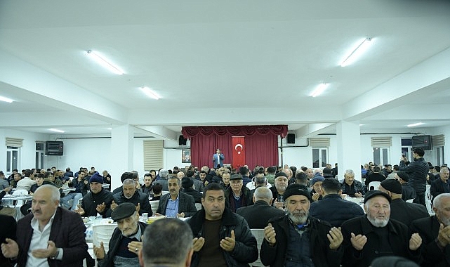 Kahramankazan Belediye Başkanı Selim Çırpanoğlu, İmrendi Mahallesi’nde düzenlenen iftar programına