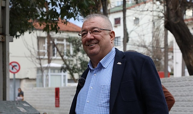 Edremit Belediye Başkanı Mehmet Ertaş, ilçe genelinde devam eden yol