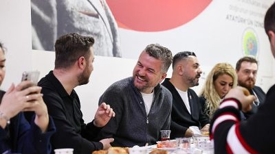 Buca Belediye Başkanı Mimar Görkem Duman, Kozağaç’ta düzenlenen sahur programında