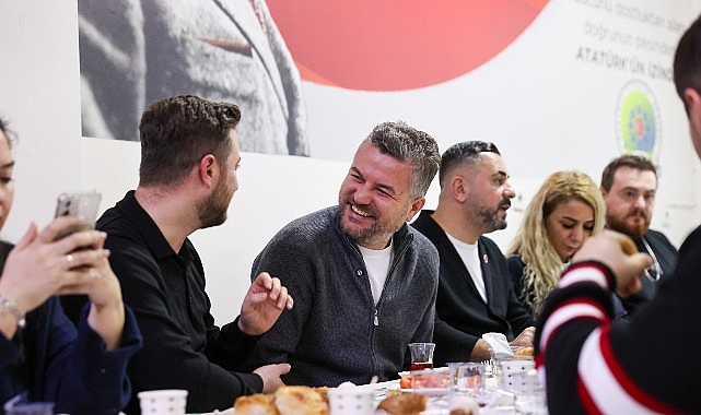 Buca Belediye Başkanı Mimar Görkem Duman, Kozağaç’ta düzenlenen sahur programında