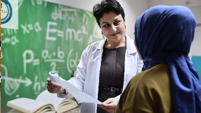 Karabağlar Belediyesi bünyesinde ücretsiz eğitim desteği sunan KARBEM’de yeni bir