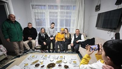 Konak Belediye Başkanı Nilüfer Çınarlı Mutlu, Ramazan ayında Zeytinlik Mahallesi’nde