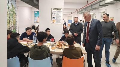 Gölcük Belediye Başkanı Ali Yıldırım Sezer’in Ramazan ayının bereketini, her