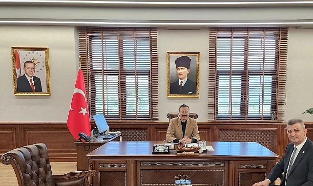 Gölcük Belediye Başkanı Ali Yıldırım Sezer, İlçe Kaymakamı Müfit Gültekin’i