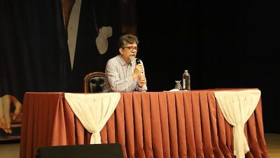 Etkinlikler kapsamında düzenlenen "Bayındır'da Büyümek" adlı söyleşi, Yahya Kerim Onart