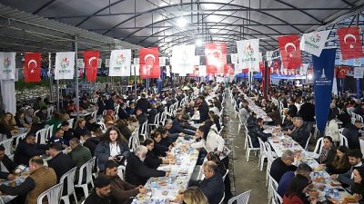 İzmir Büyükşehir Belediyesi tarafından, Bayındır Belediyesinin ev sahipliğinde düzenlenen iftar