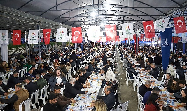 İzmir Büyükşehir Belediyesi tarafından, Bayındır Belediyesinin ev sahipliğinde düzenlenen iftar