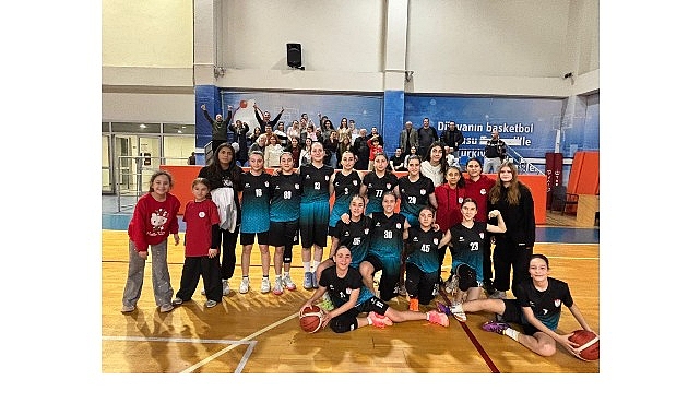 Bayraklı Belediyesi Spor Kulübü U14 Kız Basketbol Takımı, İzmir Basketbol