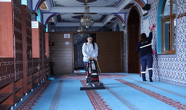 Bayraklı Belediyesi, Ramazan ayı öncesi hazırlıklarını tamamladı. İlçe genelinde kurulacak