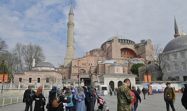Beylikdüzü Belediyesi, Ramazan ayını sanat ve sağlık temalı programlarla karşılıyor.