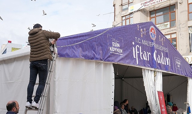 Maltepe Belediyesi'nin Ramazan ayı etkinlikleri kapsamında binlerce Maltepeli aynı sofrayı