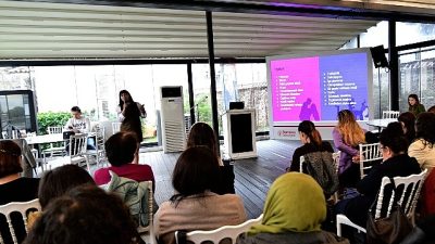 Bornova Belediyesi tarafından Dramalılar Köşkü’nde düzenlenen söyleşi programında, sağlıklı ilişkiler