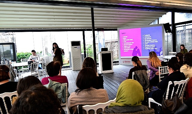 Bornova Belediyesi tarafından Dramalılar Köşkü’nde düzenlenen söyleşi programında, sağlıklı ilişkiler