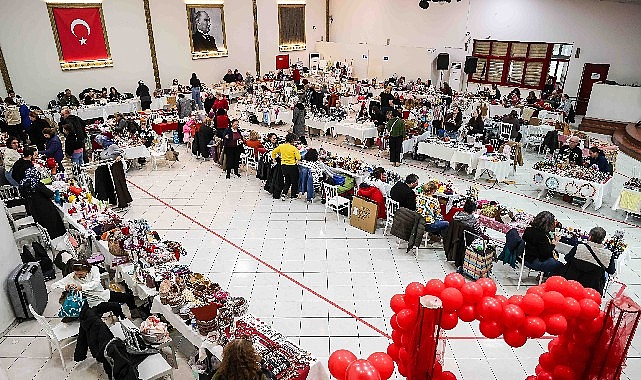 Buca’da Sevgililer Günü bu yıl yalnızca çiçeklerle değil, emekle, dayanışmayla