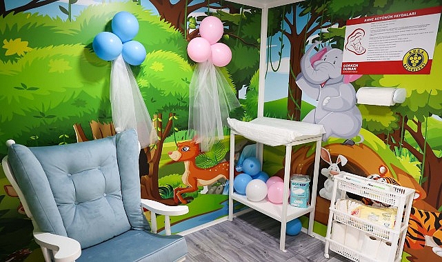 Buca Belediyesi, ilçe geneline yaygınlaştırılması hedeflenen bebek bakım kabinlerinin ilkini