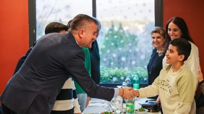 Şehit yakınları ve gazilerle iftar yemeğinde buluşan Buca Belediye Başkanı